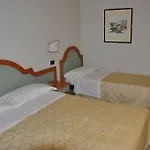 Hotel Sayonara